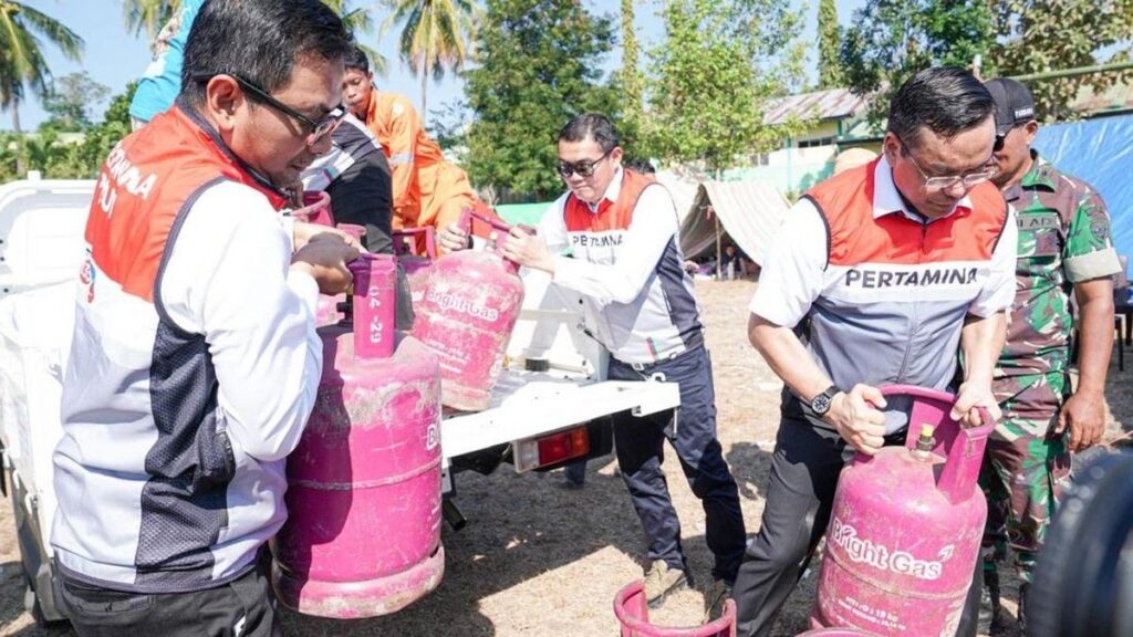 Pertamina Salurkan Bantuan dan Pulihkan Energi Pascapemukiman Flores Gempa