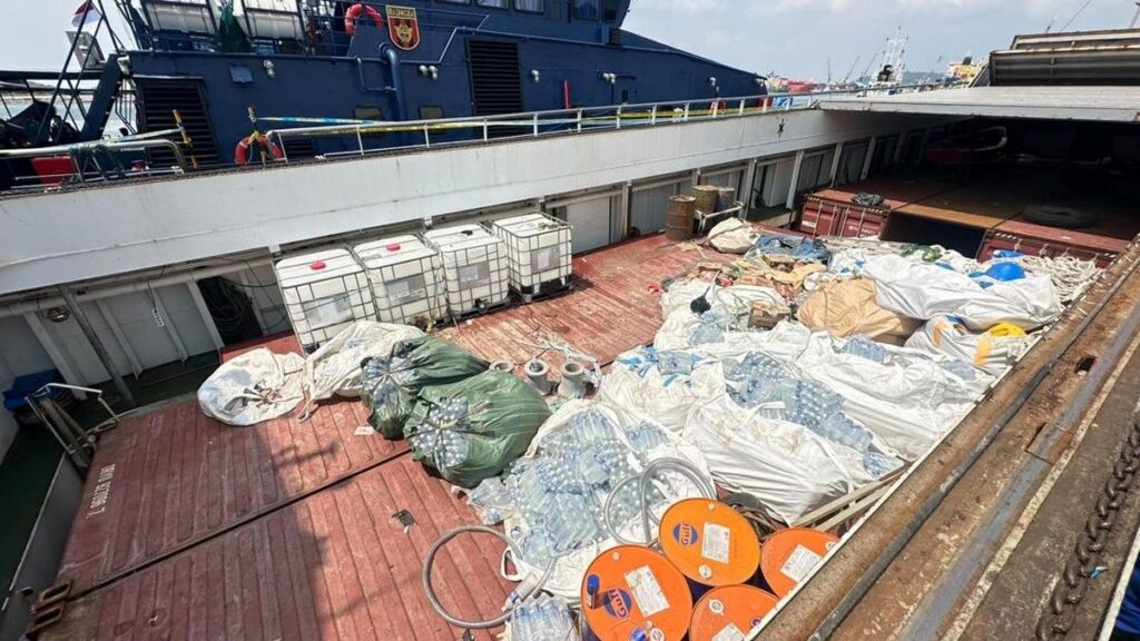 Tim Gabungan Gagalkan Penyelundupan 2,6 Ton Metamfetamin Cair di Kepri