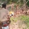 Warga Pandeglang Bawa Jenazah Pakai Motor Lewati Jalan Rusak