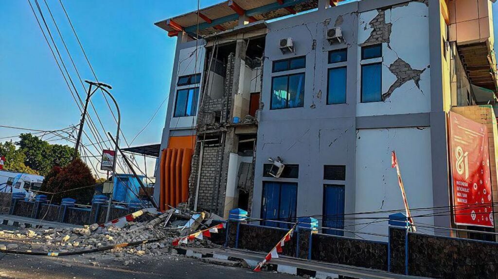 Gempa Magnitudo 7,7 Guncang NTT dan Pemicu Tsunami Setinggi 0,94 Meter