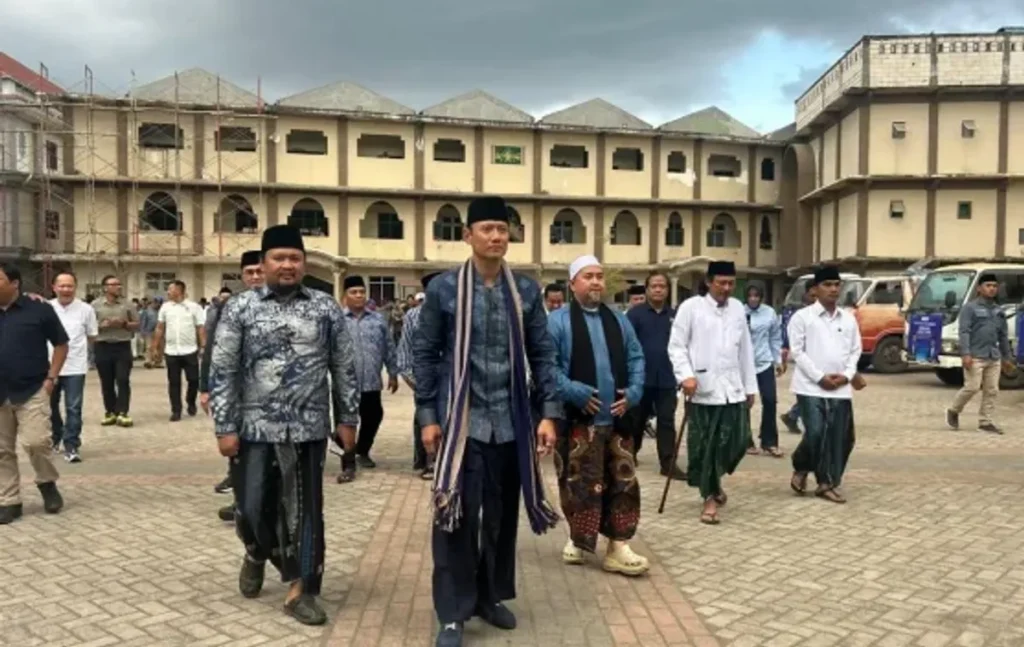 KMP Mutiara Sentosa 2 Terbakar di Sumenep Seluruh Penumpang Selamat