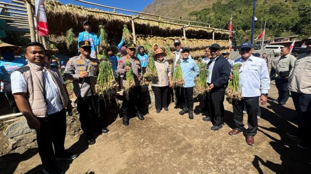 Kapolri Jenderal Listyo Sigit Dorong Perluasan Lahan Penanaman Bawang Putih untuk Swasembada Pangan