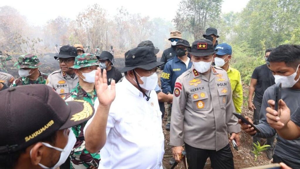 Menteri Lingkungan Hidup Tinjau Langsung Karhutla di Kampar Riau