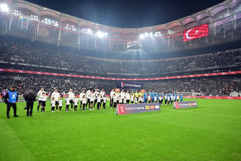 Besiktas Amankan Keunggulan Agregat Kontra Hradec Kralove
