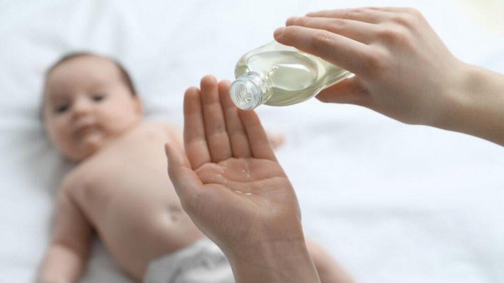 7 Rekomendasi Minyak Kemiri untuk Bayi yang Bagus dan Aman