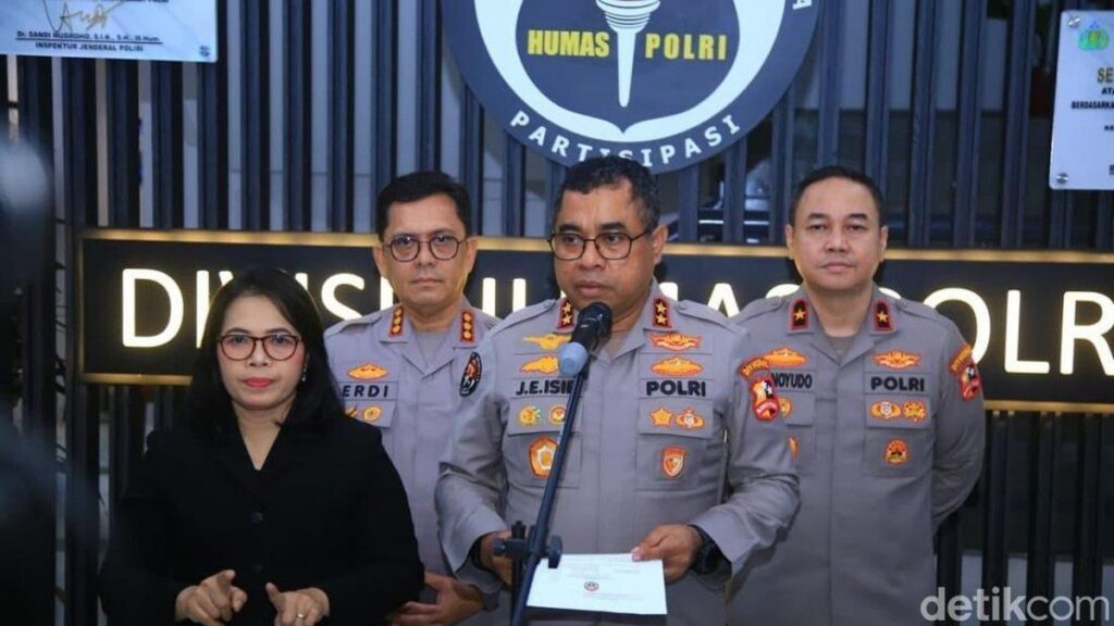 Mabes Polri Kirim Personel SAR dan Logistik Pascagempa Flores