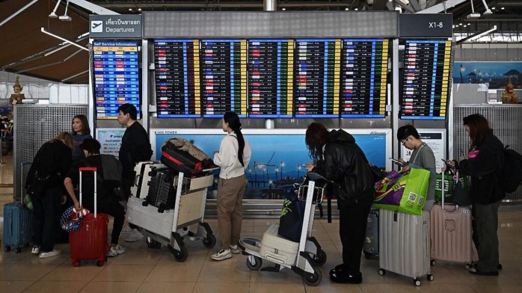 Thai Airways Larang 22 Penumpang Asal China Naik Pesawat Usai Rusuh