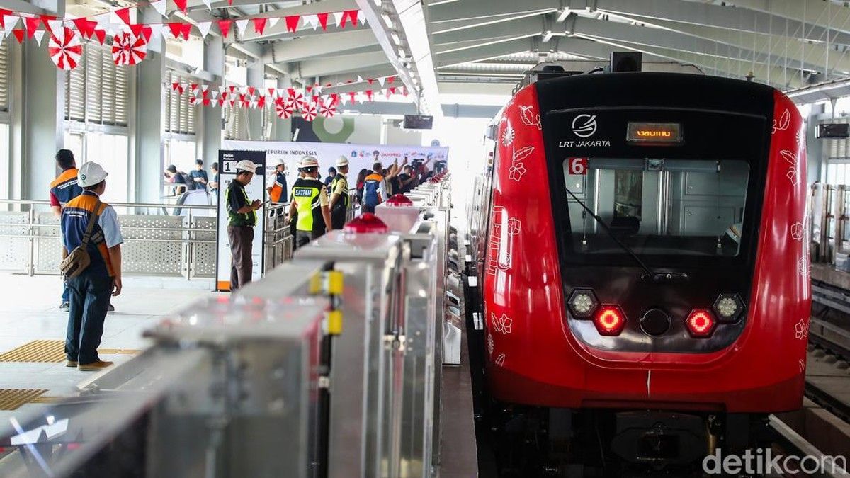 Gubernur DKI Pramono Anung Cek Kesiapan LRT Jakarta Rute Kelapa Gading-Manggarai