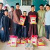 Bahtra Banong Salurkan Bantuan Beras ke Tiga Ponpes di Kolaka