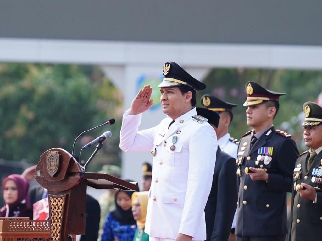 Bupati Indramayu Lucky Hakim Meniadakan Tenda Saat Upacara HUT RI