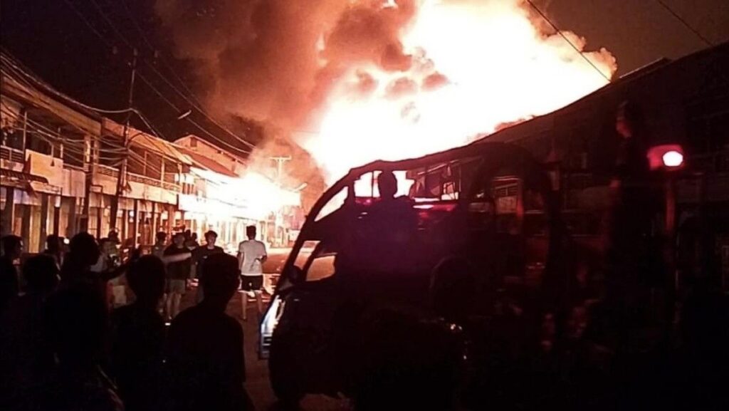 Kebakaran Kebakar Pasar Sungai Duri Bengkayang Hanguskan 30 Ruko