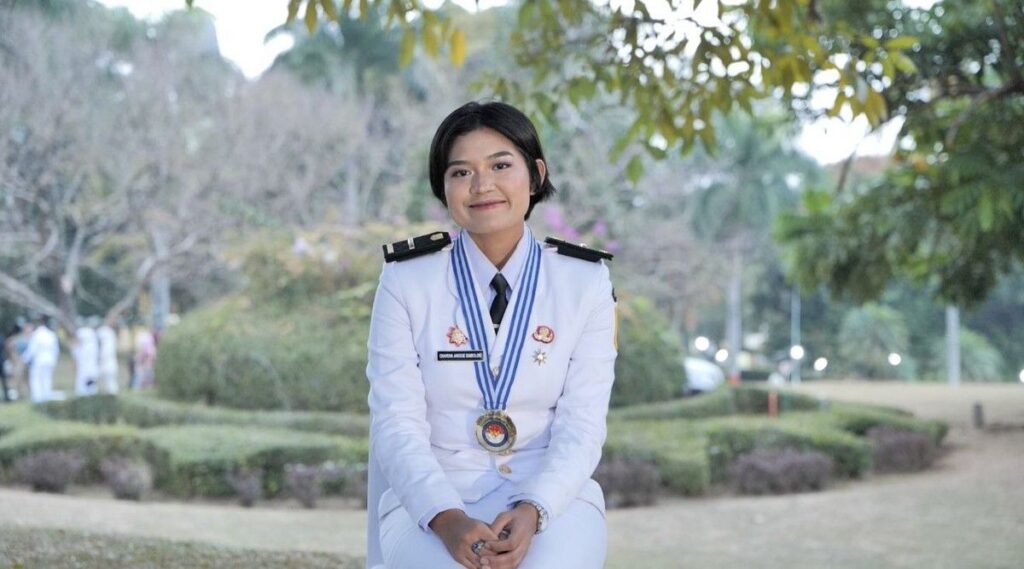 Charina Anggie Simbolon Raih Gelar Lulusan Terbaik IPDN Angkatan XXXIII