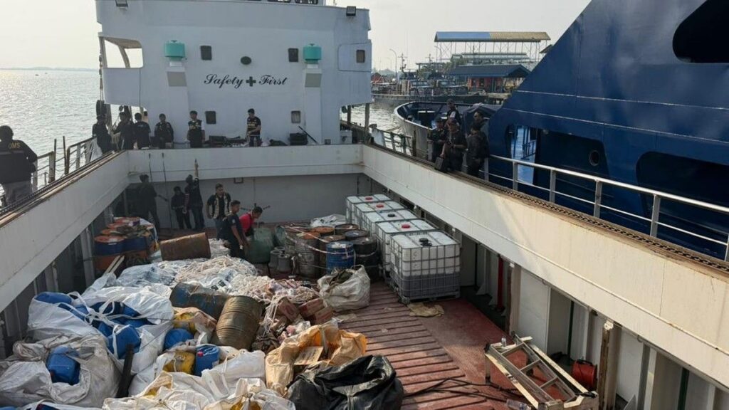 BNN Sita 2,6 Ton Narkotika Cair dan Rokok Ilegal di Karimun