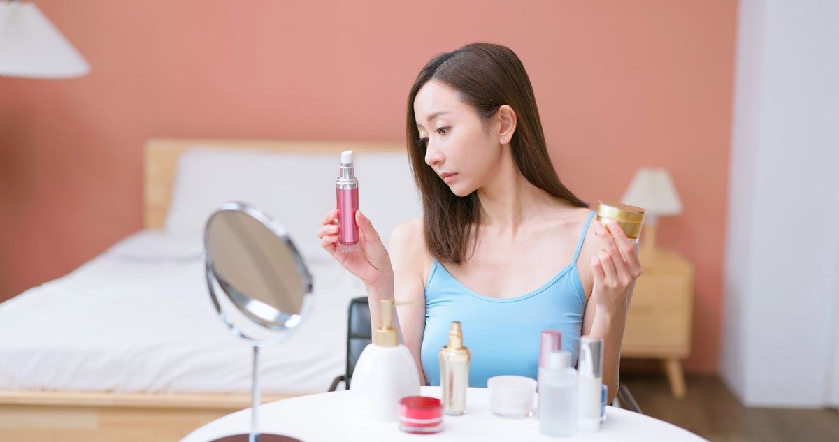 Urutan Skincare Malam untuk Kulit Berminyak yang Tepat