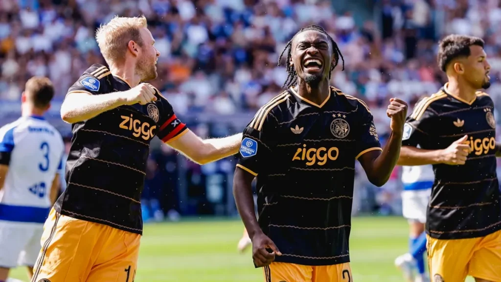 Ajax Tundukkan PEC Zwolle Dua Gol Tanpa Balas