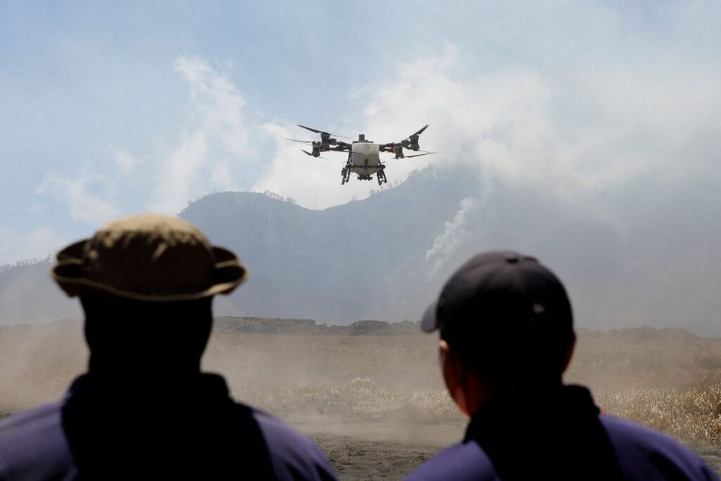 Kebakaran Bromo Padam Petugas Temukan Titik Api Baru