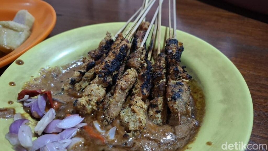 Lima Tempat Makan Legendaris di Indonesia Bertahan Sejak 1945