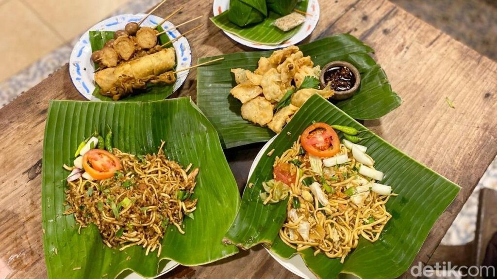 Review Angkringan Omah Semar Solo: Kuliner Premium Langganan Pejabat