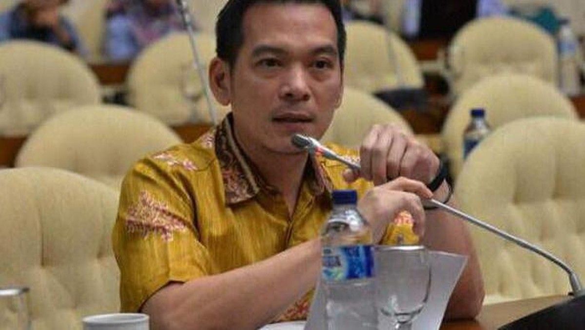 DPR Minta Pemadaman Karhutla Bromo Gunakan Teknologi Drone