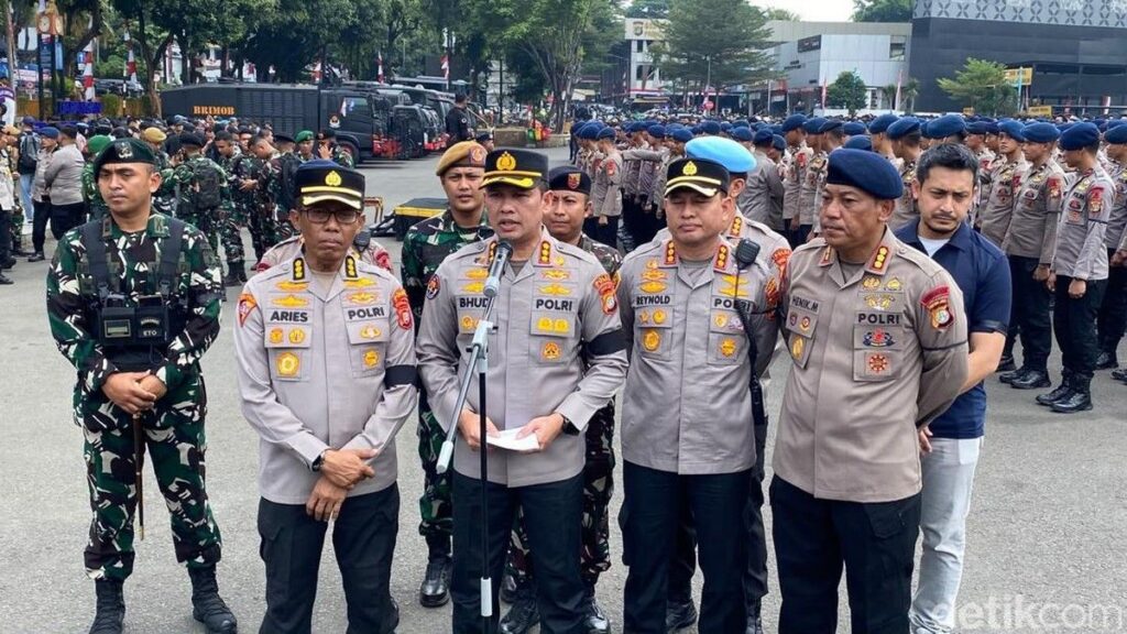 Polda Metro Jaya Kerahkan 9.242 Personel Amankan Demo dan Kegiatan Warga