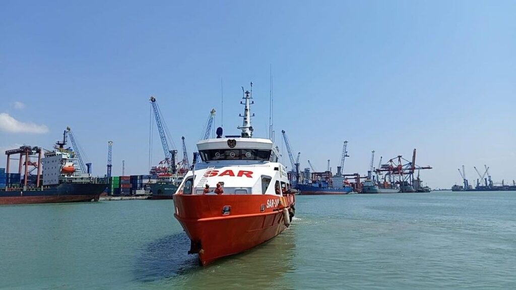 KMP Mutiara Sentosa 2 Terbakar di Perairan Sumenep