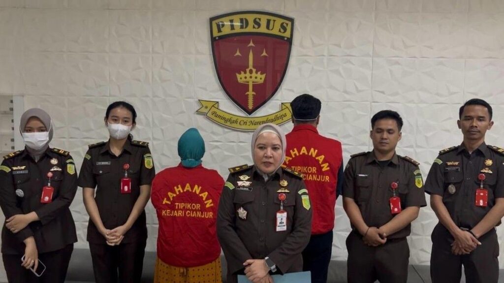 Jeep Mercy Melaju Kencang Tabrak Trailer dan Terbakar di Tol Jagorawi