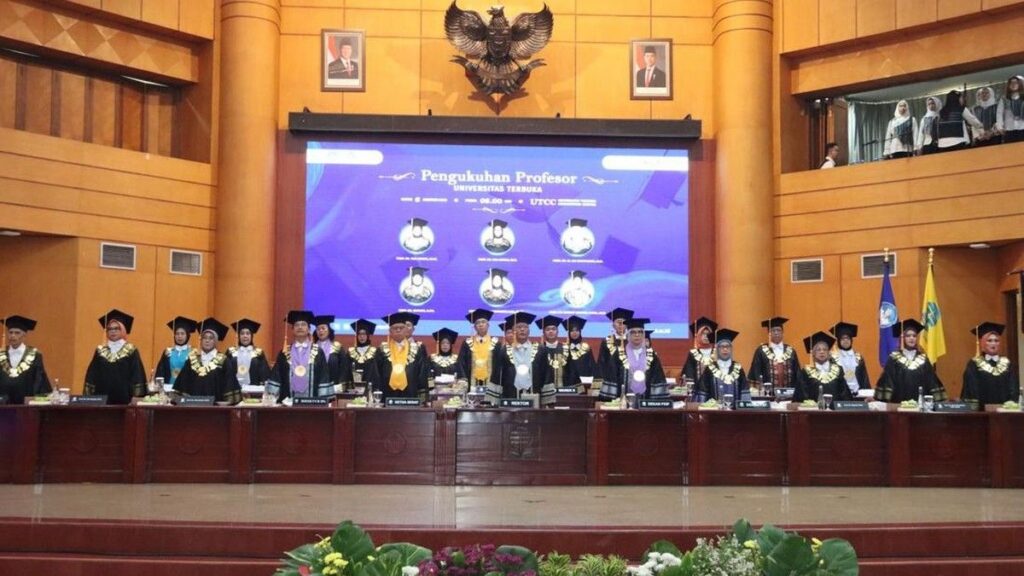 Universitas Terbuka Kukuhkan 6 Profesor Baru pada Dies Natalis Ke-42