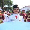Celina Olivia Bertugas Sebagai Pembawa Baki Upacara HUT Ke 81 RI