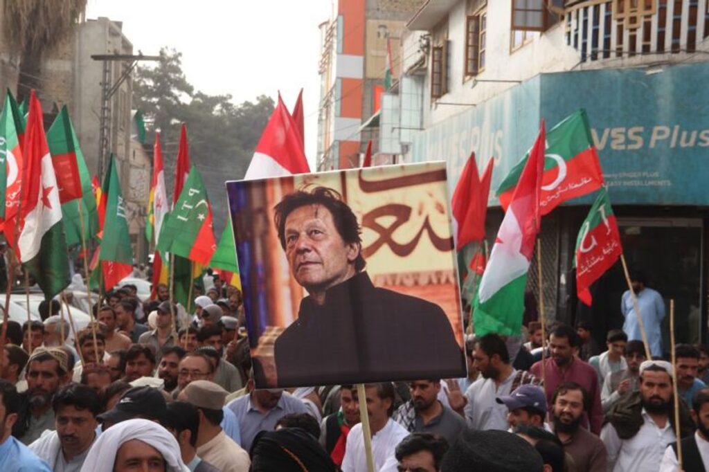 Mahkamah Agung Pakistan Perintahkan Pemindahan Imran Khan ke Rumah Sakit