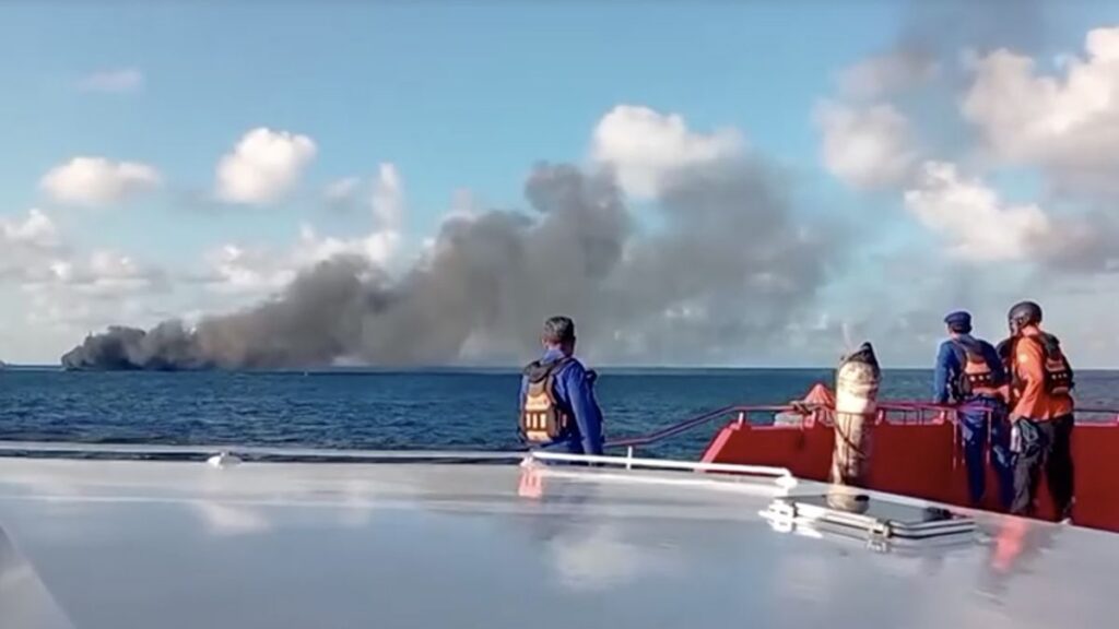 Satu Orang Meninggal Dalam Kebakaran KMP Putri Yasmin Di Selat Lombok