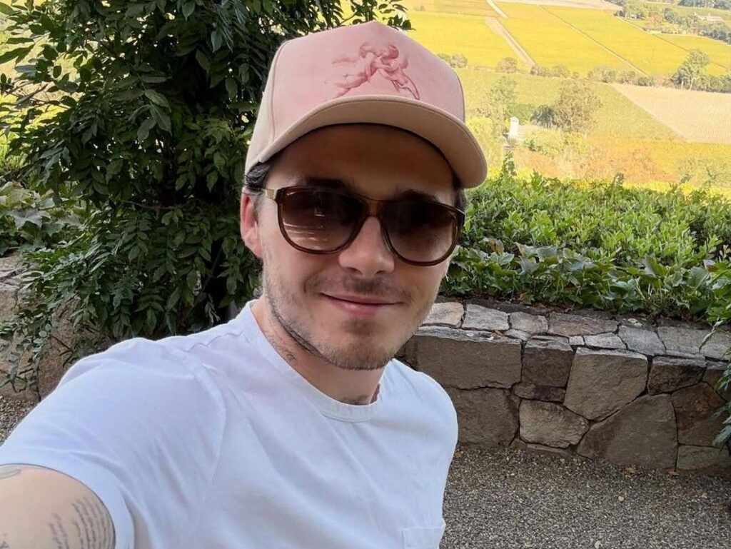 Brooklyn Beckham Liburan Bareng Elton John di Tengah Konflik Keluarga