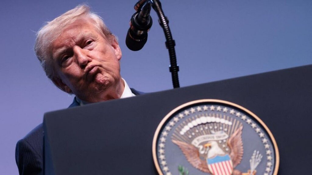 Trump Ancam Bombardir Oman Terkait Negosiasi Selat Hormuz