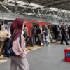 KRL Bogor Jakarta Kota Gangguan Akibat Warga Tertemper di Tebet