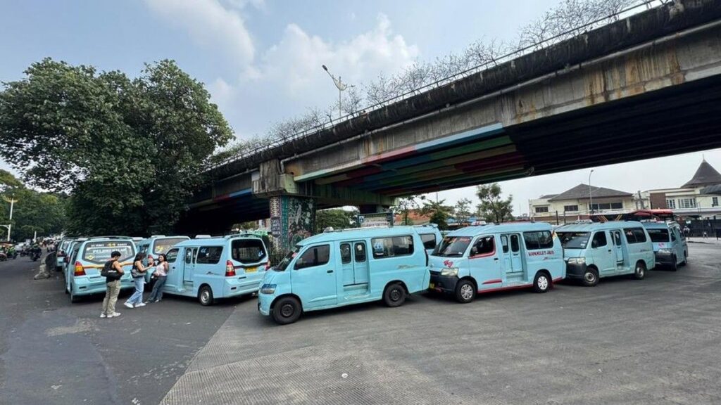 Dishub DKI Kaji Ulang Rute Mikrotrans 48 dan Angkot M44 di Jakarta