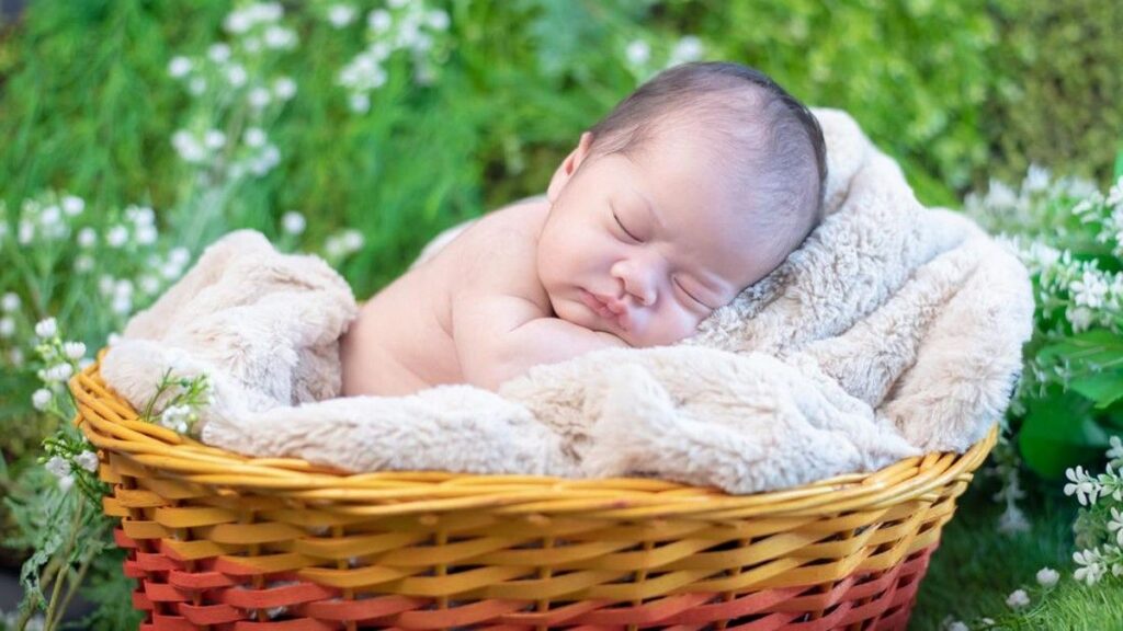 Pilihan Nama Bayi Terinspirasi Embun dengan Makna yang Indah