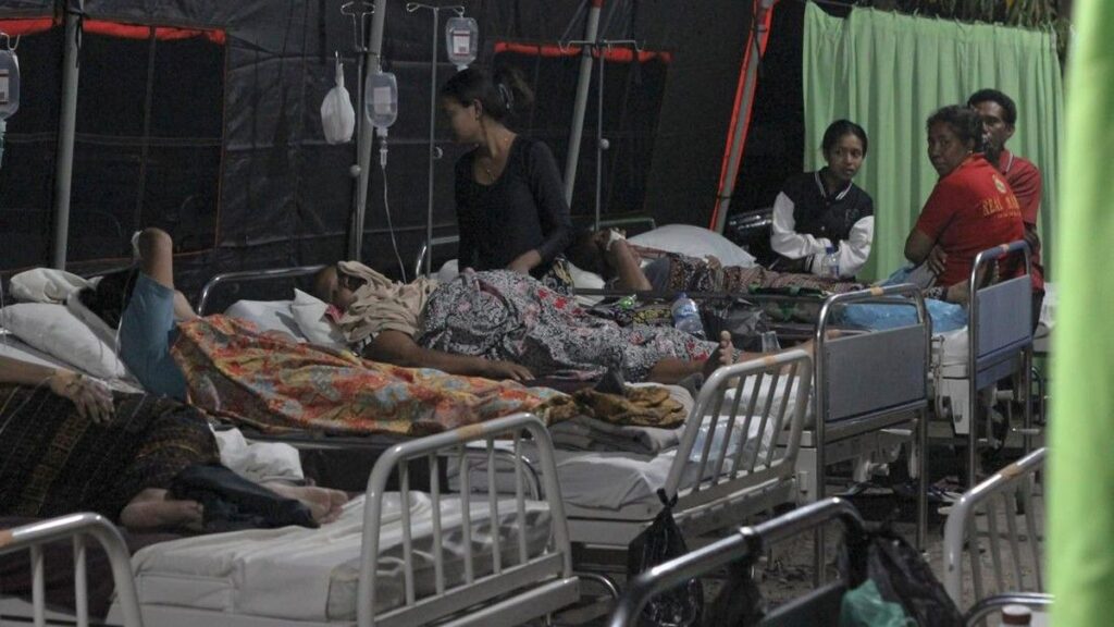 Kemenkes Terjunkan Dua Rumah Sakit Lapangan Pasca Gempa M 7,7 di NTT