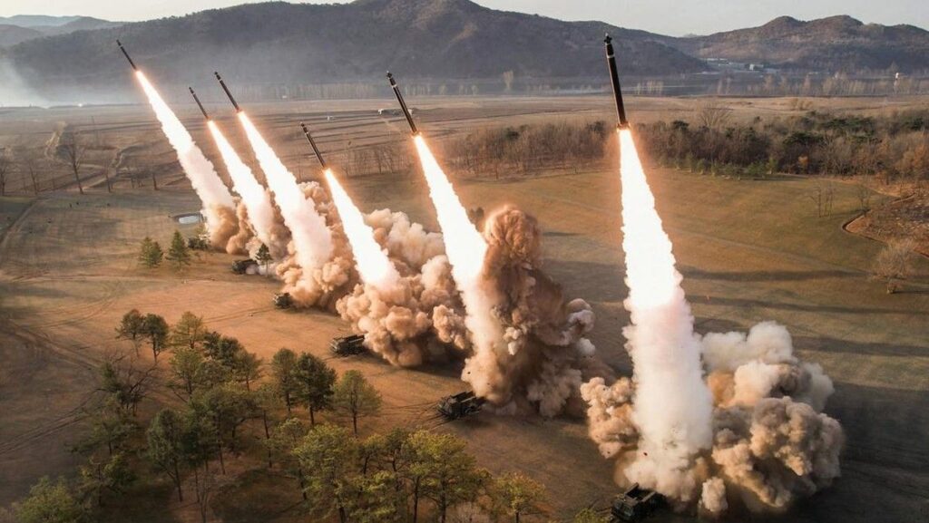 Korea Utara Tembakkan 10 Rudal Balistik Jarak Pendek ke Laut Timur