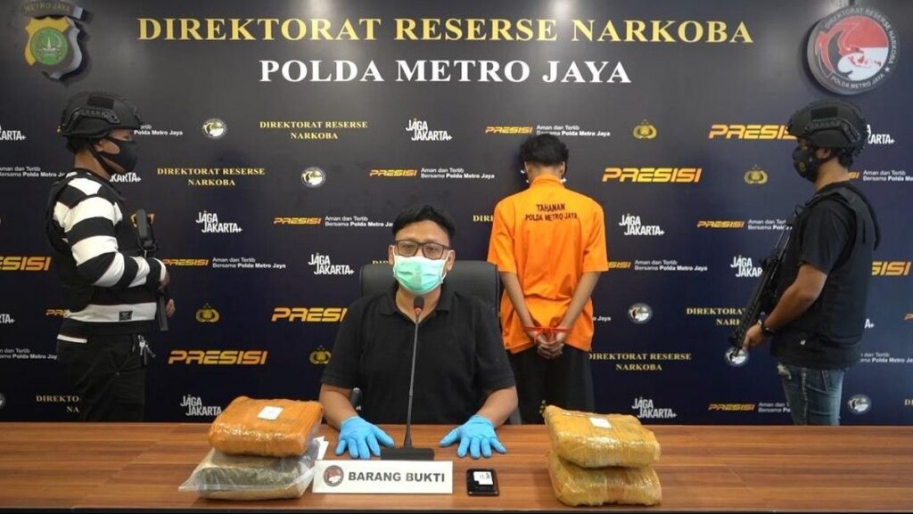 Polda Metro Jaya Tangkap Pengedar Ganja Empat Kilogram di Palmerah