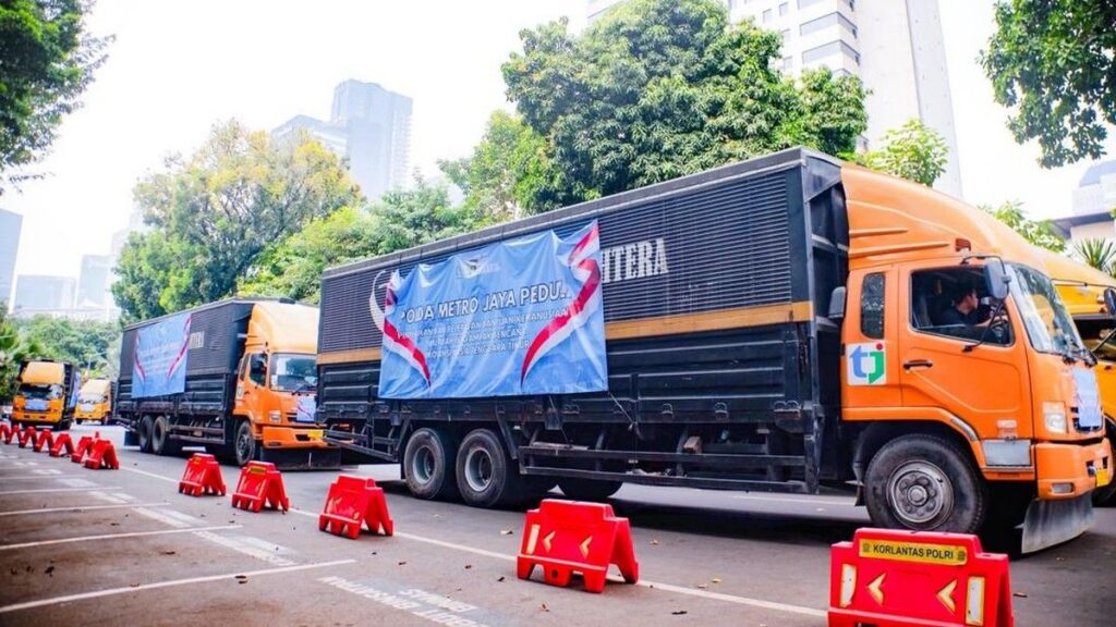 Polda Metro Jaya Kirim 12 Truk Bantuan untuk Korban Gempa NTT