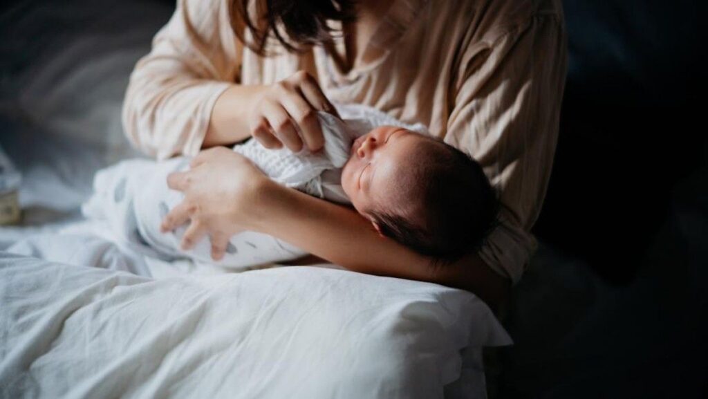 Penyebab Bayi Baru Lahir Gumoh Campur Darah dan Penanganannya