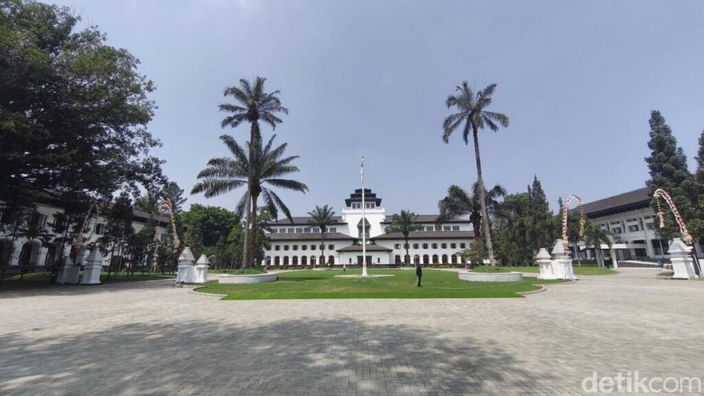 Pelataran Gedung Sate Resmi Dibuka Usai Revitalisasi