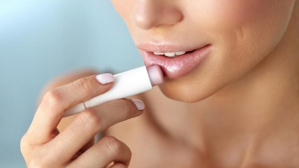 5 Rekomendasi Glossy Balm untuk Bibir Lembap dan Berkilau