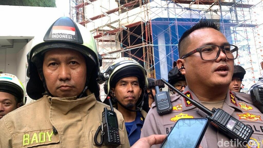 Polisi Selidiki Penyebab Kebakaran Gedung Lima Lantai di Cikini