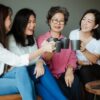7 Kebiasaan Langka yang Membuat Seseorang Makin Menarik Saat Tua