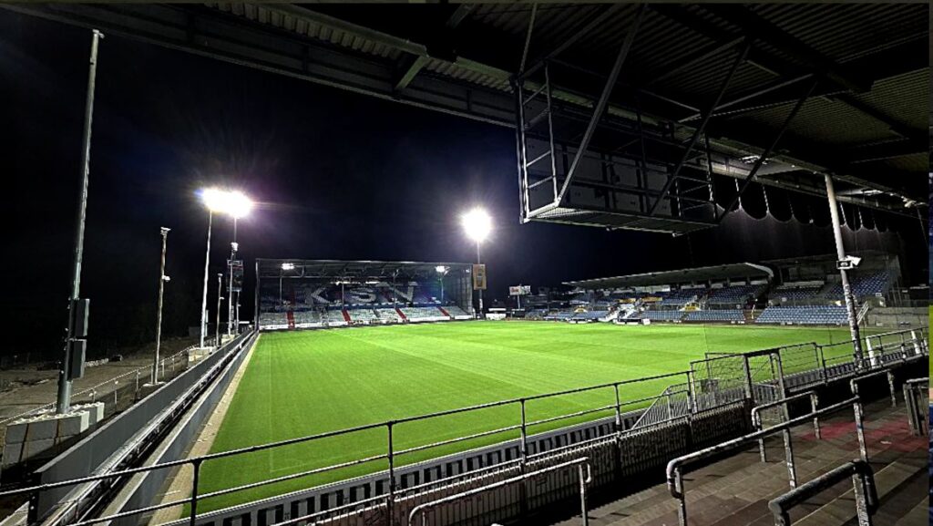 Renovasi Holstein Stadion Pangkas Kapasitas Penonton Menjadi 11700 Kursi