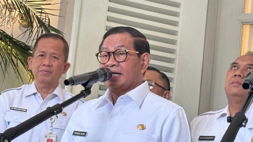 Pramono Anung Tertibkan Pagar Tinggi Mal Jakarta