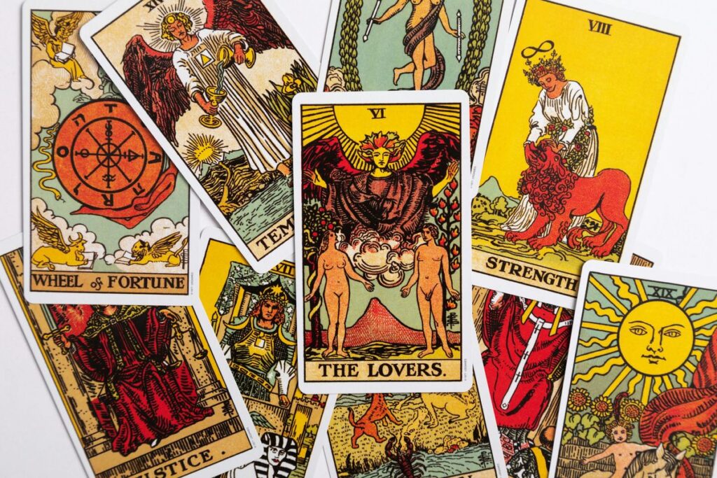 Ramalan Zodiak Libra Scorpio Sagitarius Menjaga Keuangan dan Asmara