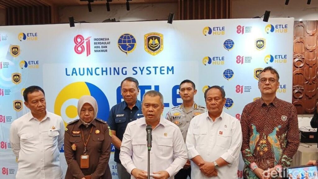 Kemenhub Luncurkan ETLE HUB Tindak Truk ODOL