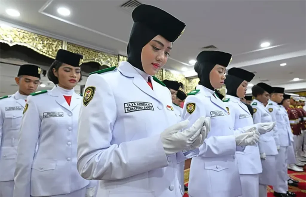 Tim Paskibraka Indonesia Berdaulat Bertugas di Istana Merdeka