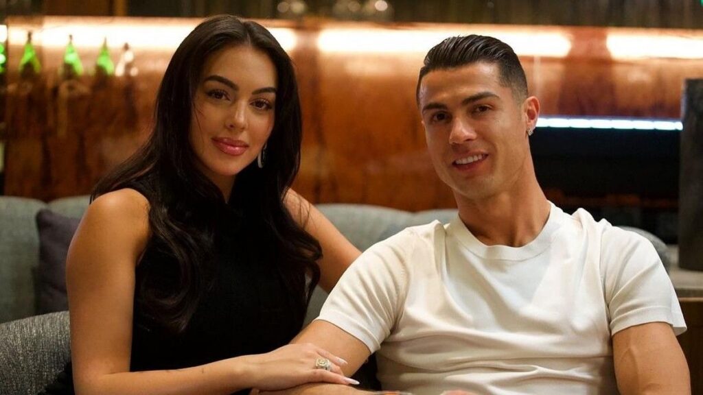 5 Berita Terpopuler HaiBunda: Pernikahan Ronaldo hingga Nama Bayi